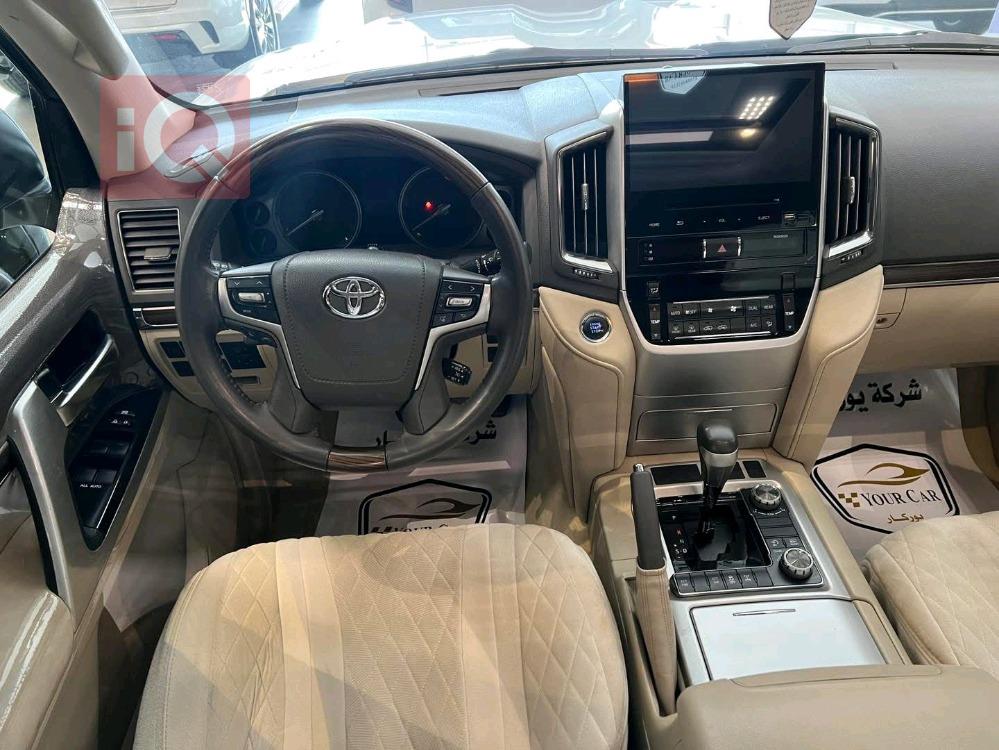 تويوتا لاندكروزر